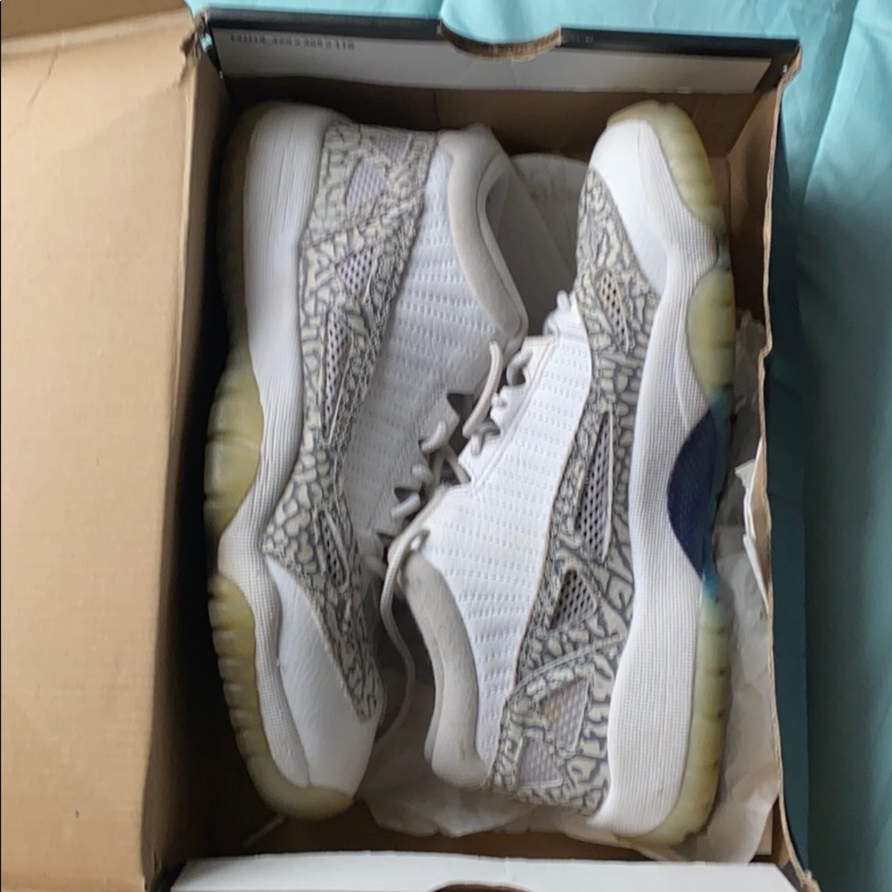 Air Jordan 11 Low- authentic in original box
